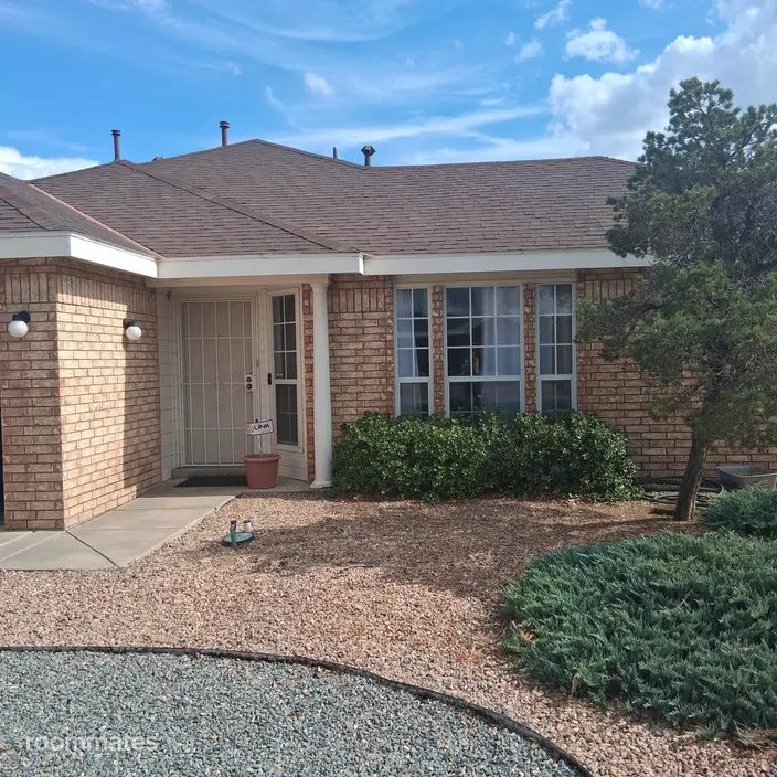 Room for rent in Albuquerque, NM $750, house