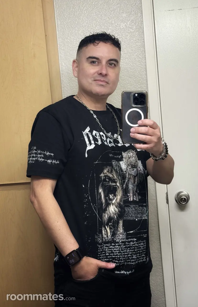 Profile photo 7 of 7