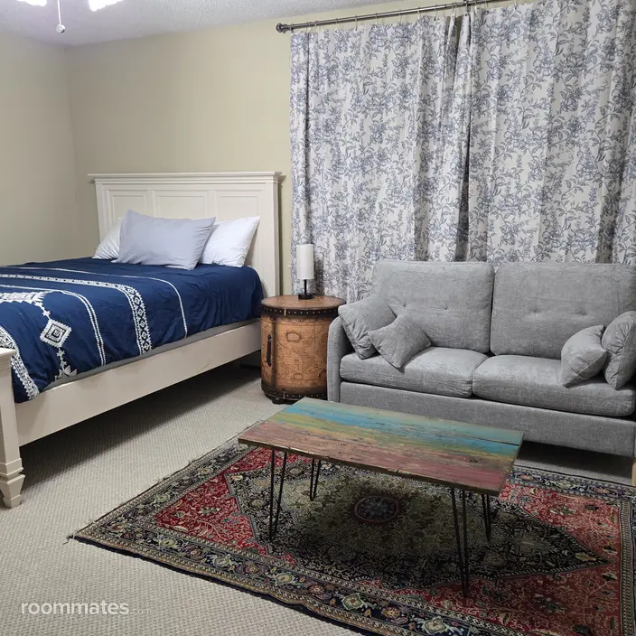 Room for rent in East Windsor, CT $1200, house