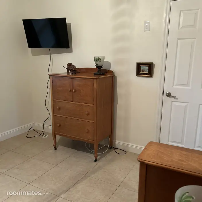 Room for rent in Vero Beach, FL $850, house