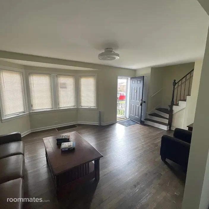 Room for rent in Chicago, IL $1000, house