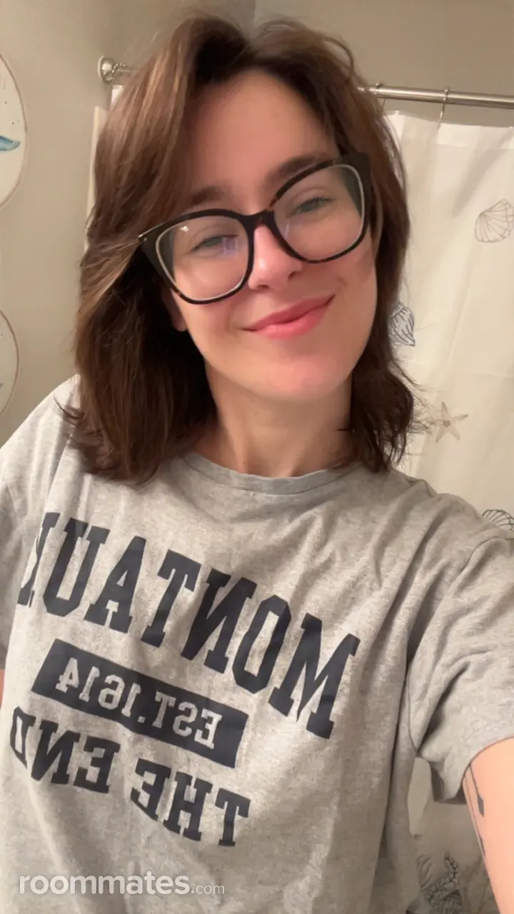 Profile photo 4 of 4