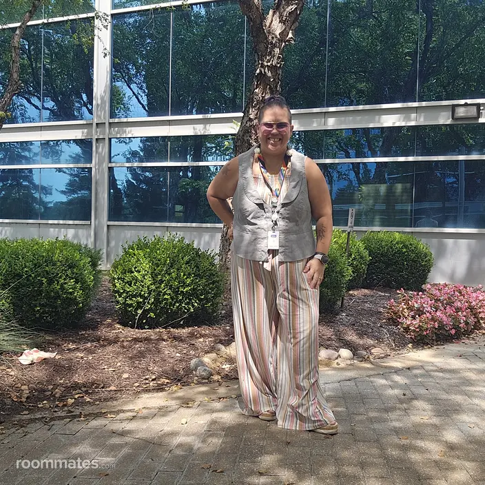 Roommate looking Saint Louis, MO, $2000