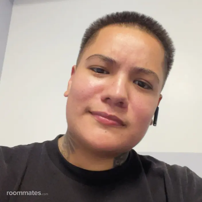 Roommate looking Santa Ana, CA, $1000