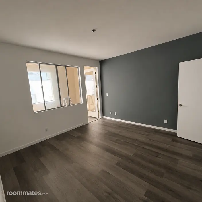 Room for rent in Long Beach, CA $1350, condo