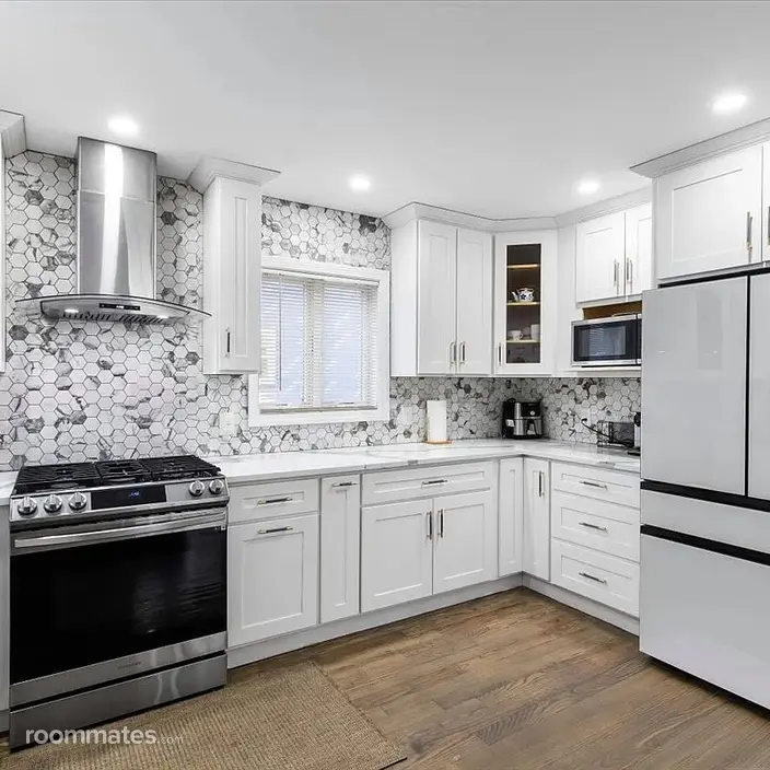 Room for rent in Roxbury, MA $1029, house