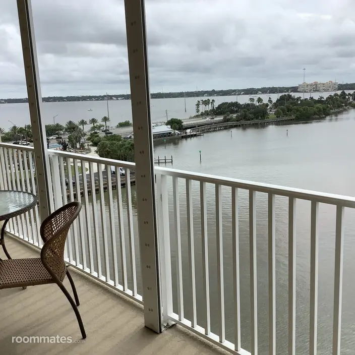 Room for rent in Merritt Island, FL $1500, condo