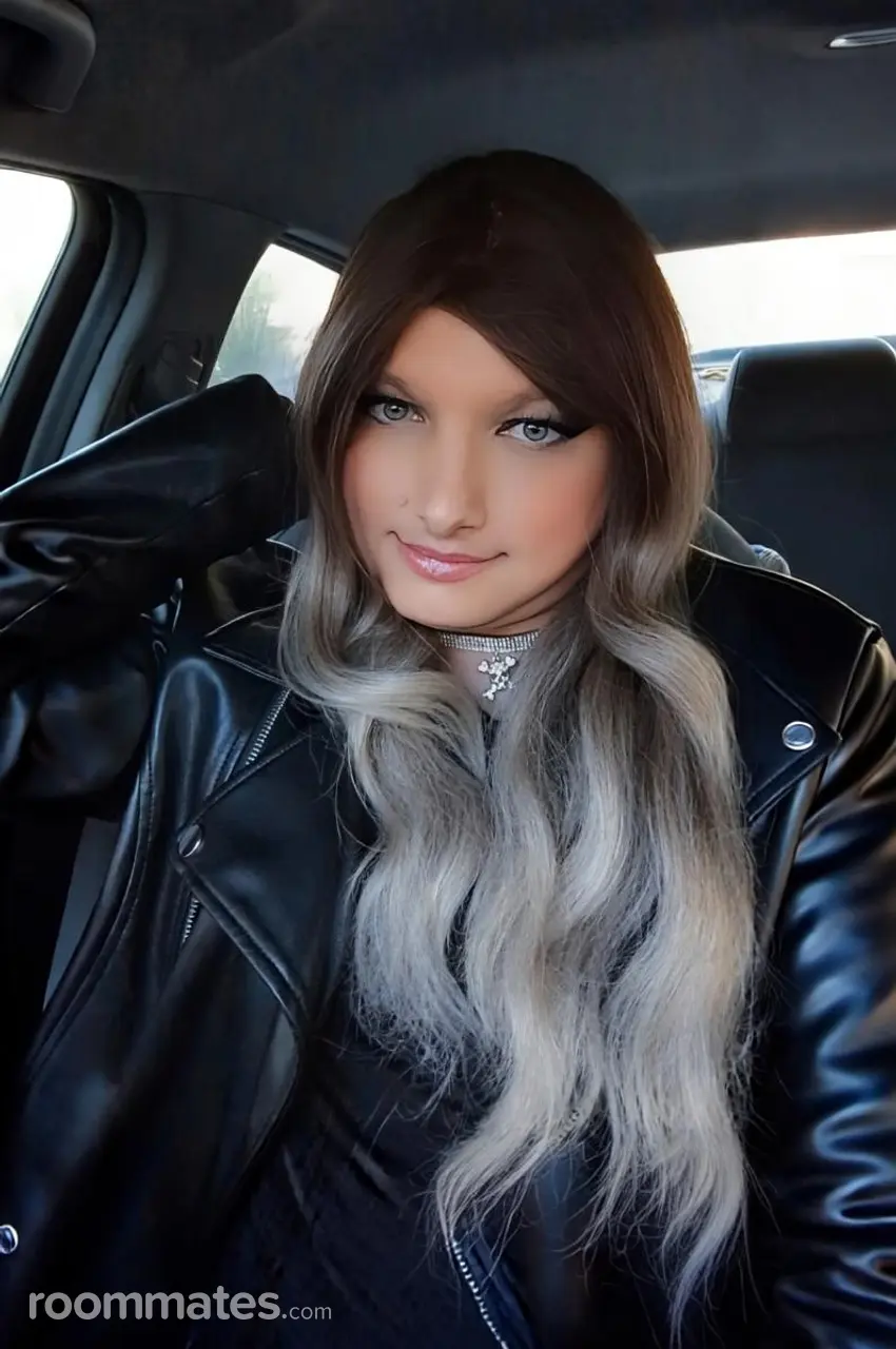 Profile photo 3 of 4