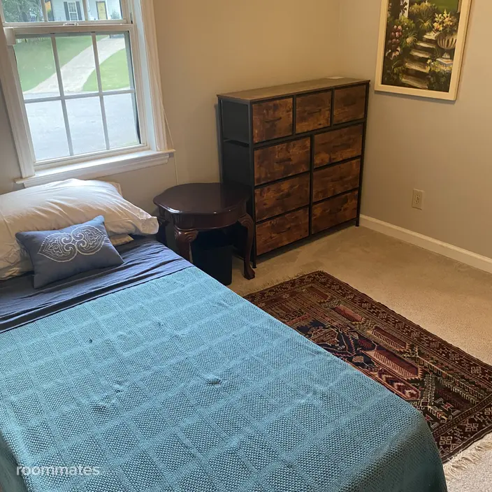 Room for rent in Hillsborough, NC $850, house