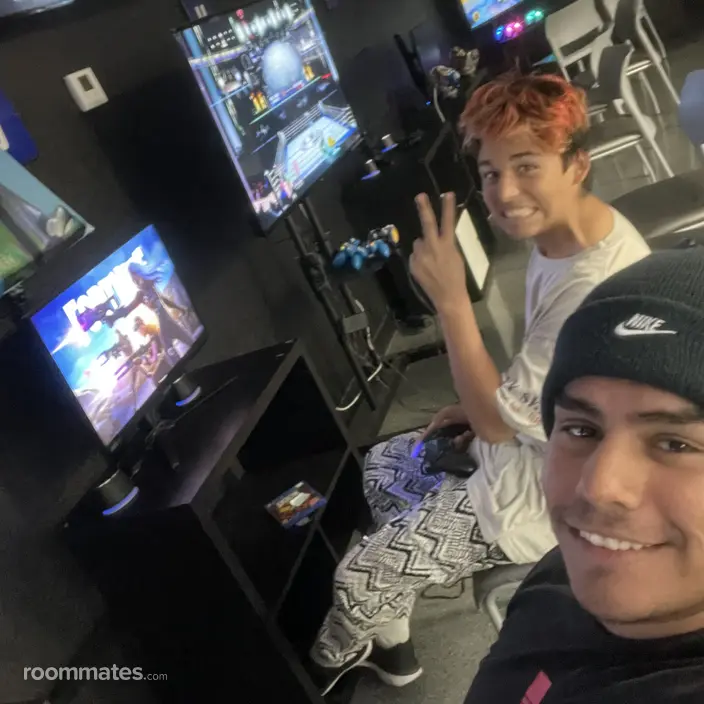 Roommate looking Phoenix, AZ, $700