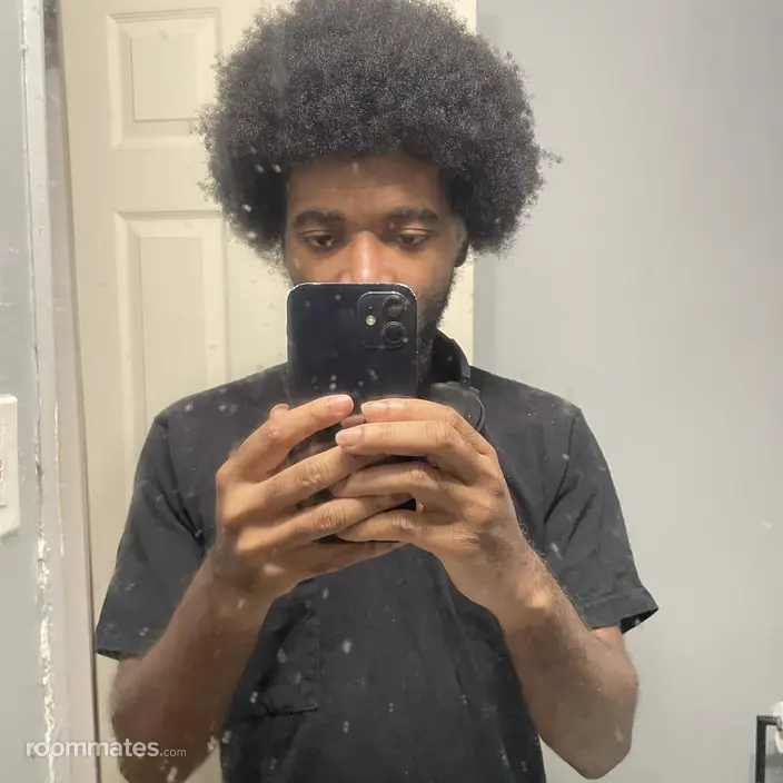 Roommate looking Garden City, MI, $700