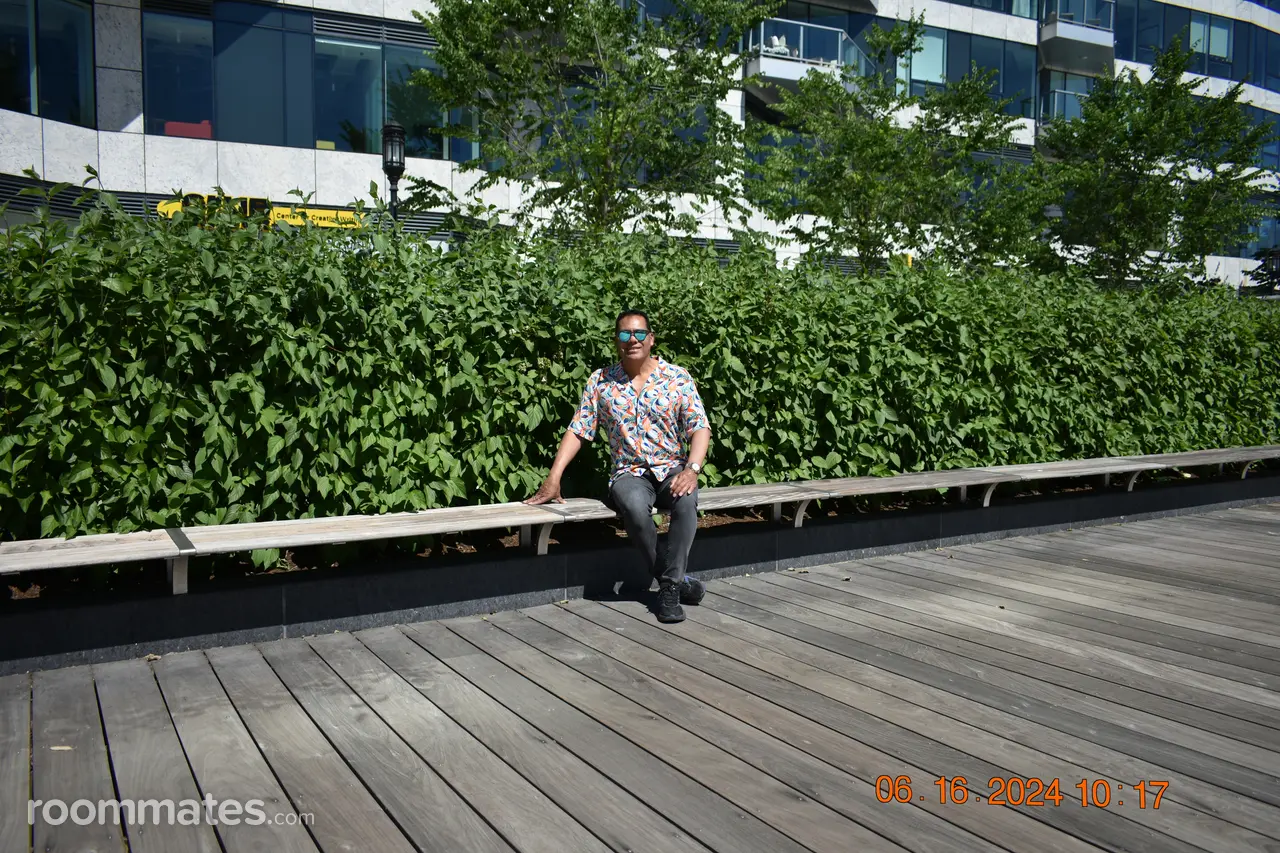 Profile photo 7 of 7