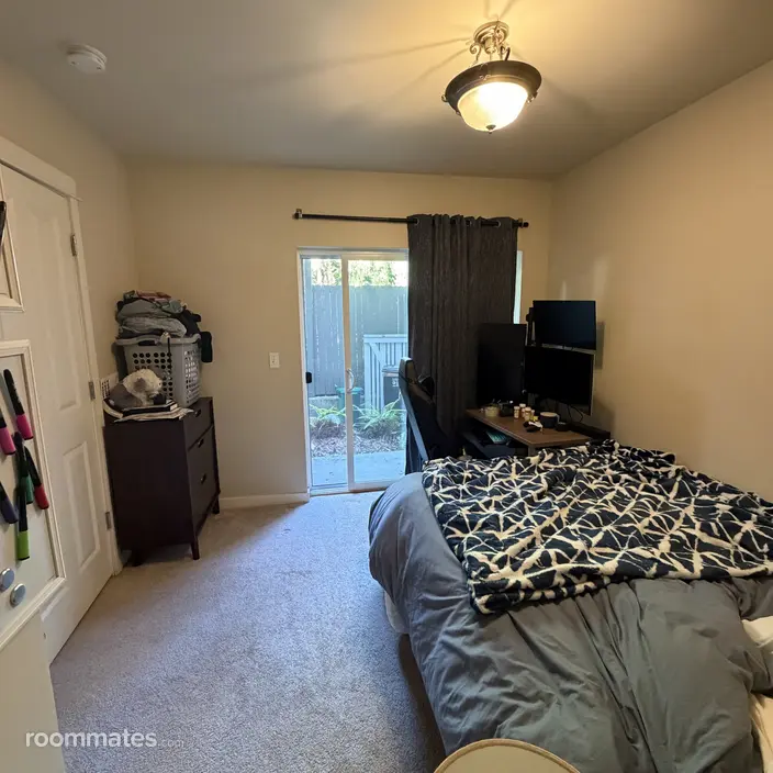 Room for rent in Seattle, WA $1350, townhouse