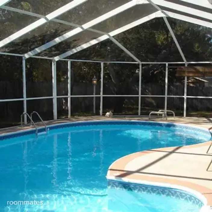 Room for rent in Pensacola, FL $600, house