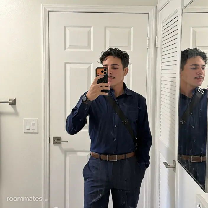 Roommate looking Riverside, CA, $1000