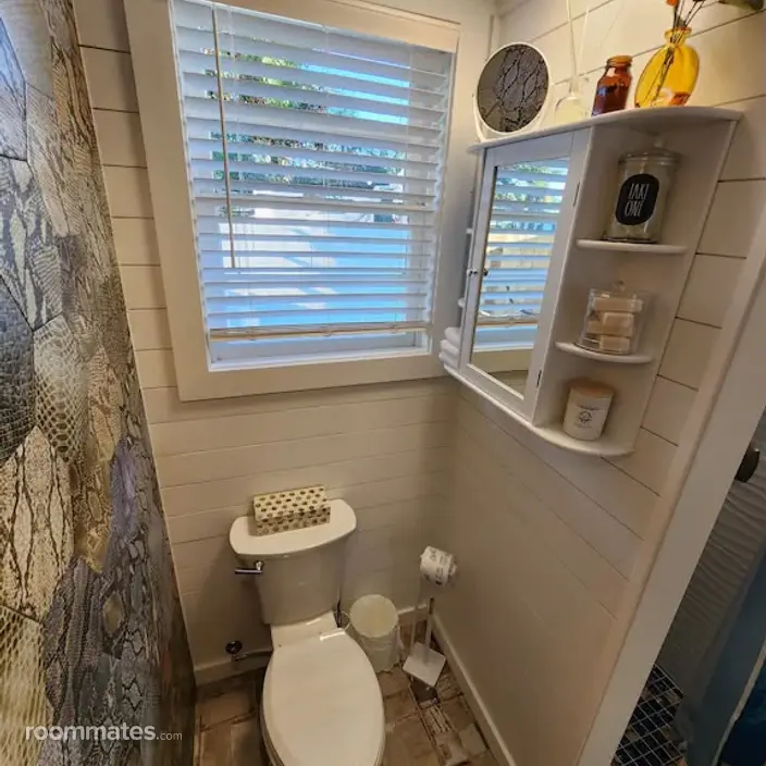 Room for rent in Fort Walton Beach, FL $925, house