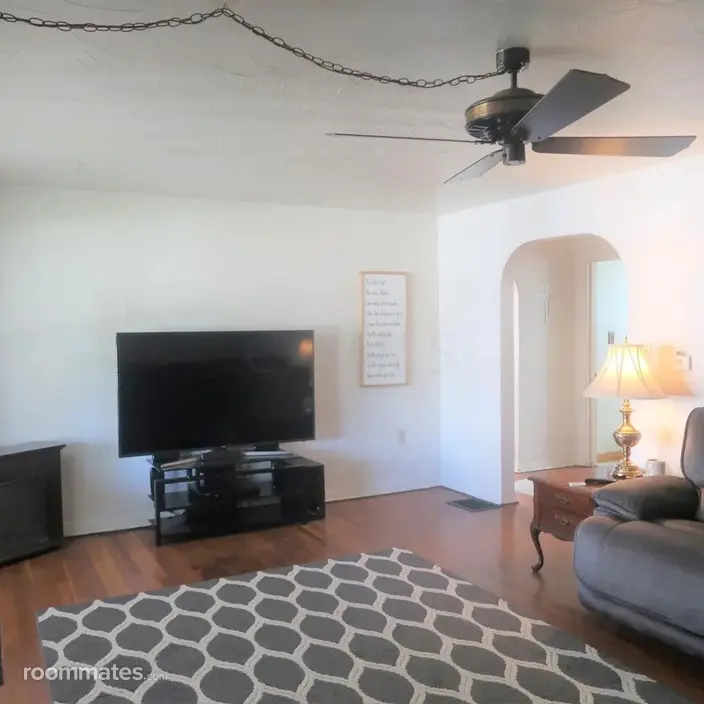 Room for rent in Columbus, OH $500, house