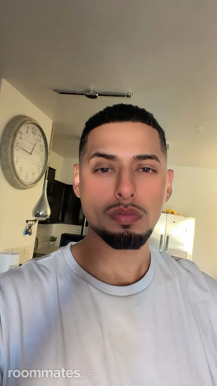 Profile photo 4 of 4