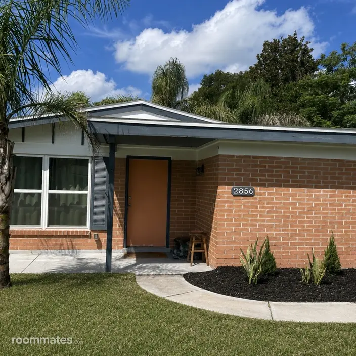 Room for rent in Jacksonville, FL $750, house