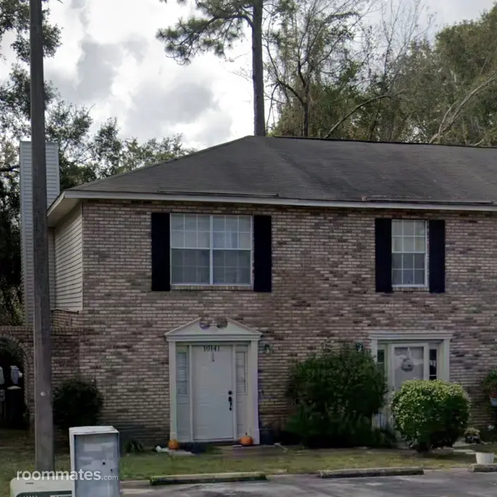 Room for rent in Pensacola, FL $600, townhouse