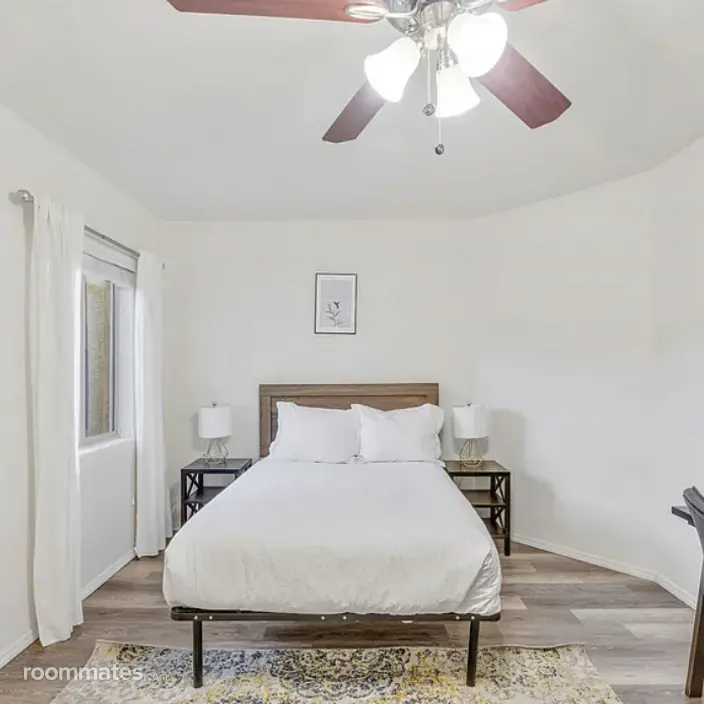 Room for rent in Tucson, AZ $825, house