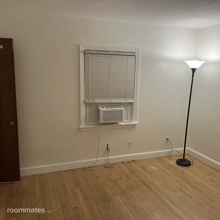 Room for rent in Easton, PA $900, house