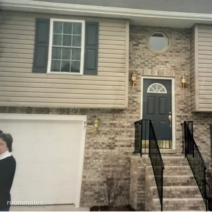 Room for rent in Inwood, WV $600, house
