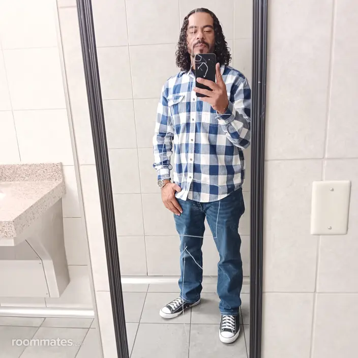Roommate looking Hemet, CA, $900