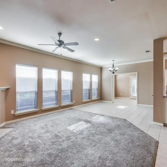 Room for rent in Arlington, TX $1500, house