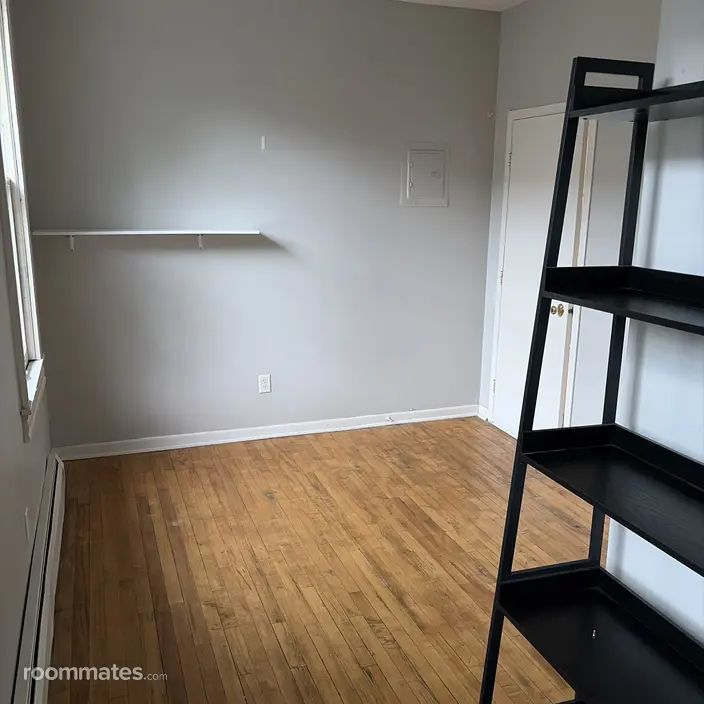 Room for rent in Saint Paul, MN $700, house