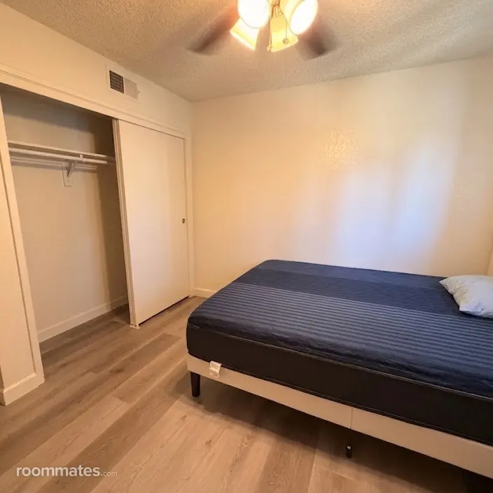Room for rent in Fresno, CA $800, apartment