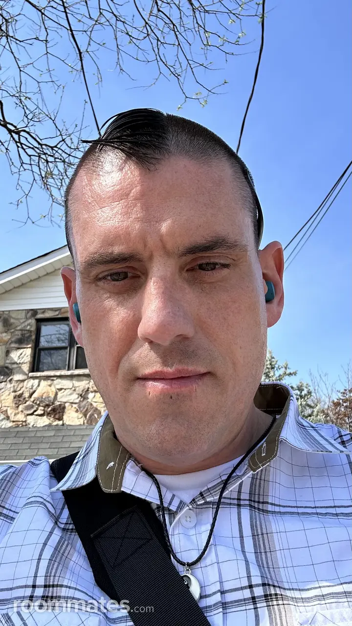 Profile photo 4 of 4