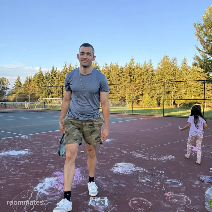 Roommate looking Issaquah, WA, $1000