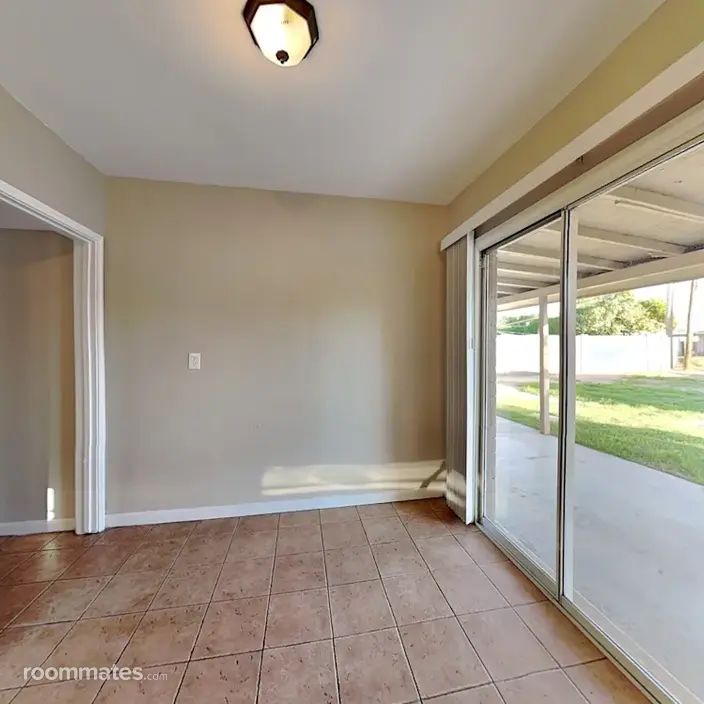 Room for rent in Mesa, AZ $700, house