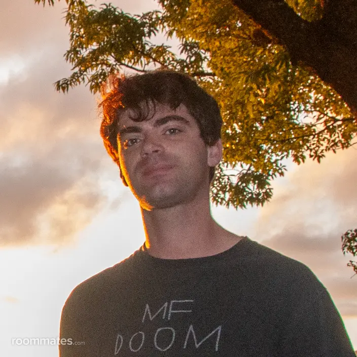 Roommate looking Redwood City, CA, $2000
