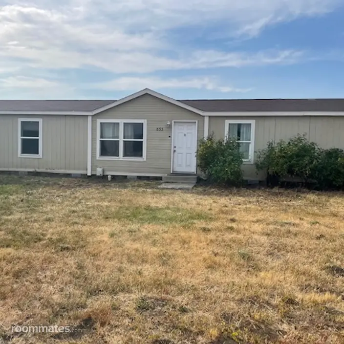 Room for rent in Ellensburg, WA $700, house