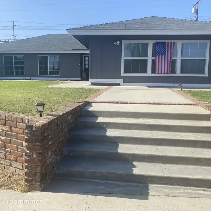 Room for rent in Pomona, CA $1275, house