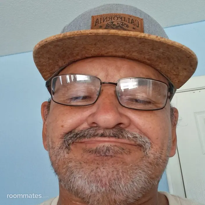 Roommate looking Hesperia, CA, $500
