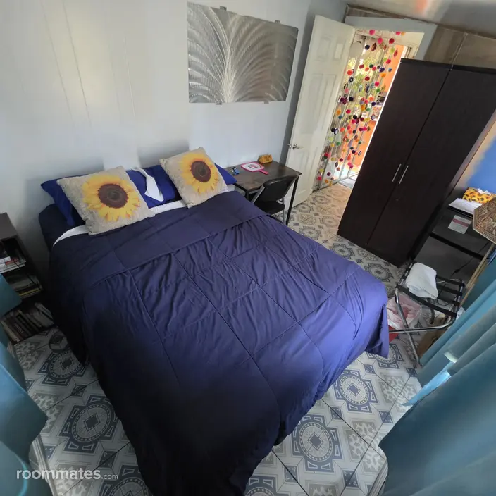 Room for rent in Carson, CA $800, house