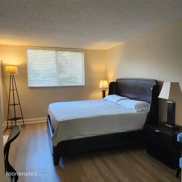Room for rent in Sunny Isles Beach, FL $1400, apartment