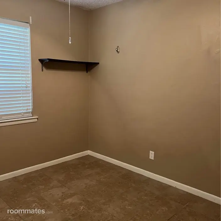 Room for rent in Pace, FL $650, house