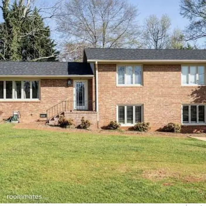Room for rent in Greenville, SC $720, house