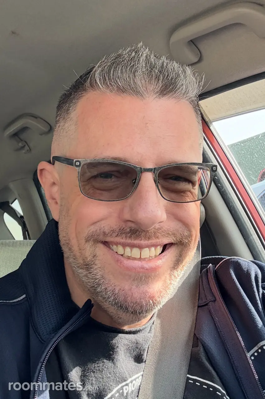 Profile photo 6 of 9