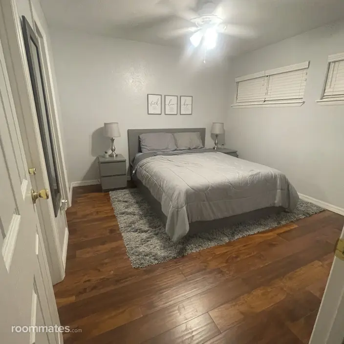 Room for rent in Sarasota, FL $1200, house