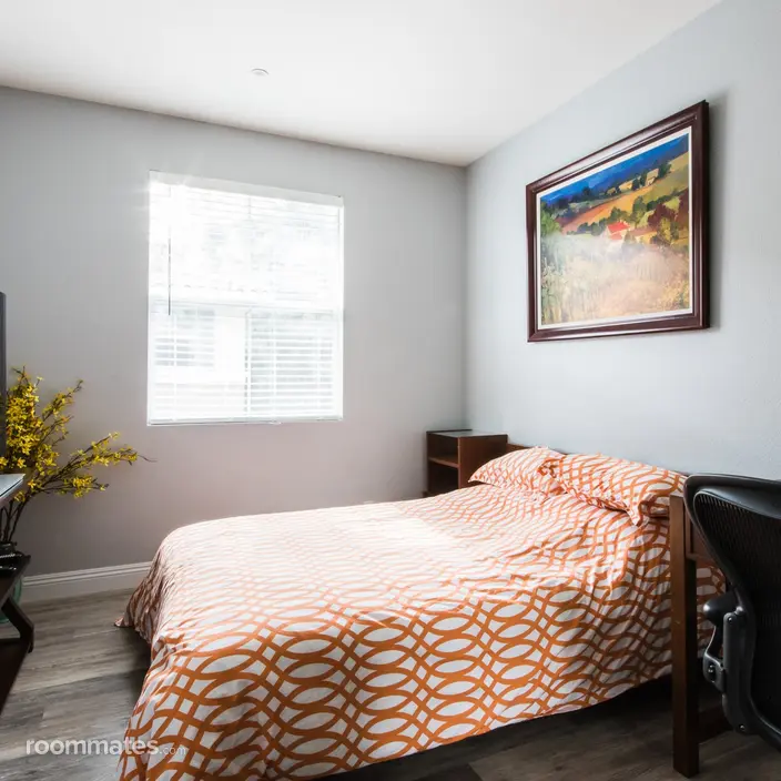 Room for rent in Irvine, CA $1700, condo