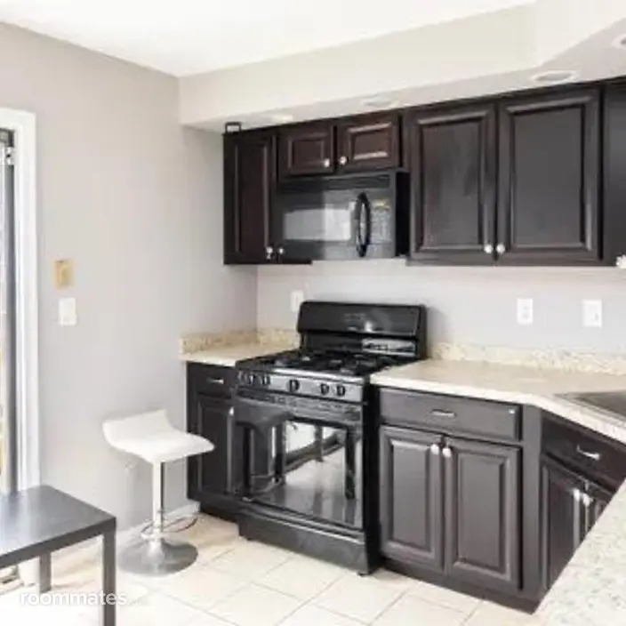 Room for rent in Newark, NJ $900, house