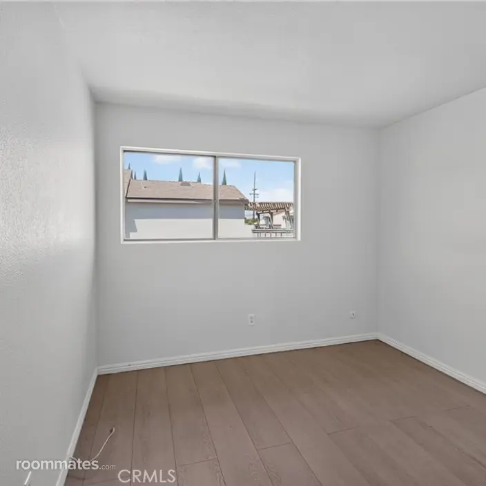 Room for rent in Santa Ana, CA $1800, townhouse