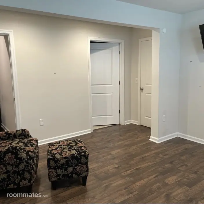 Room for rent in Fredericksburg, VA $1000, house
