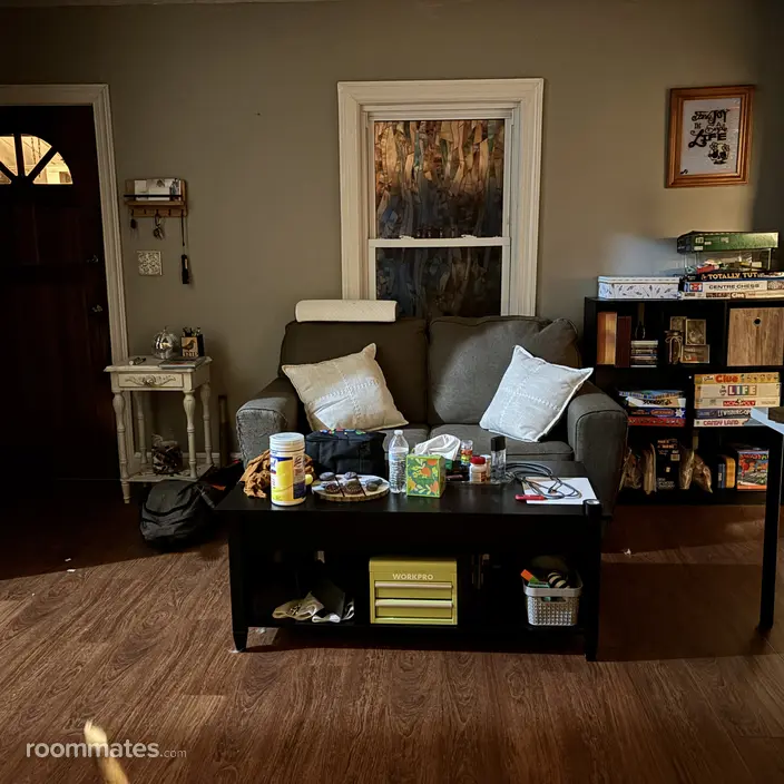 Room for rent in Danville, VA $700, house