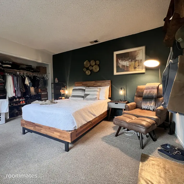 Room for rent in Lakewood, CA $925, townhouse